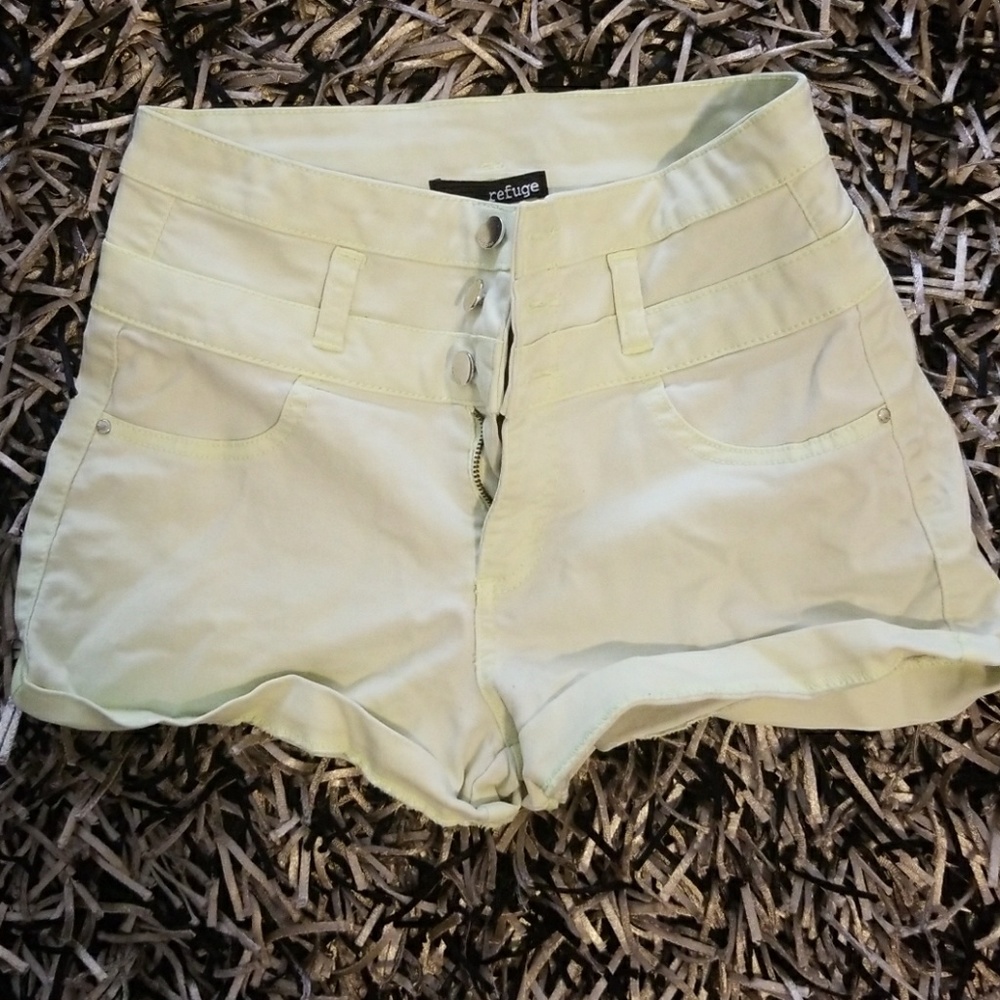 Refuge shorts